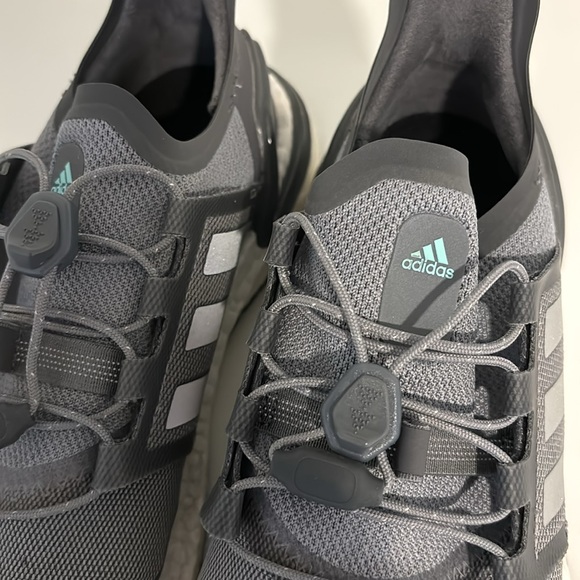 Adidas UltraBoost - Picture 5 of 10